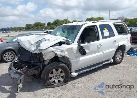 2002 Cadillac Escalade Standard z USA, uszkodzony, nr VIN 1GYEC63T42R183580